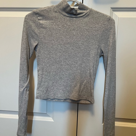 AE Long Sleeve Cropped Hey Baby Mock Neck Tee - Picture 1 of 3